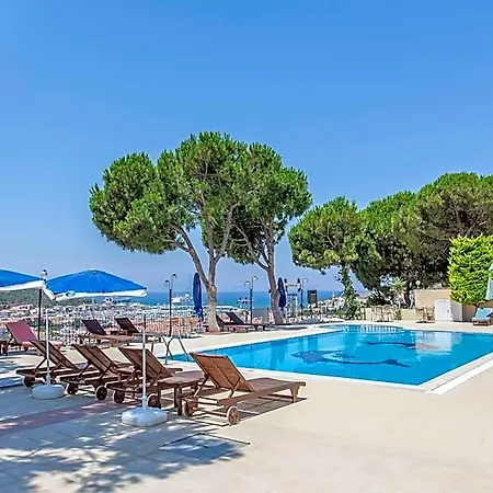 Solmaz Deluxe Hotel 3*