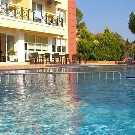 Solmaz Deluxe Hotel 3*